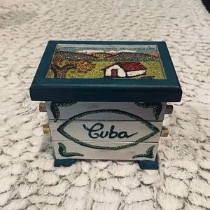Wooden 3 tier Cuba keepsake momento